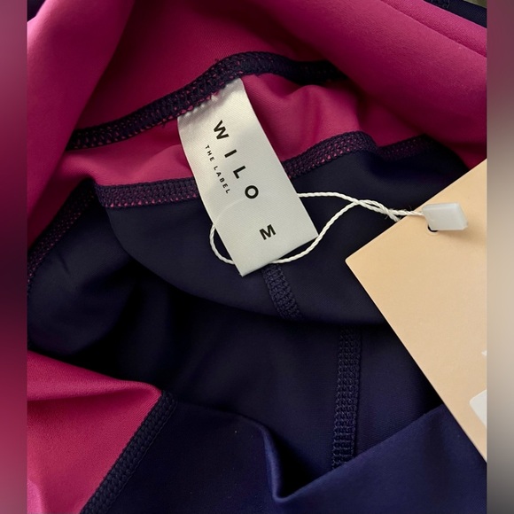 WILO NWT Women’s Purple & Navy Leggings, Size M - Picture 5 of 8